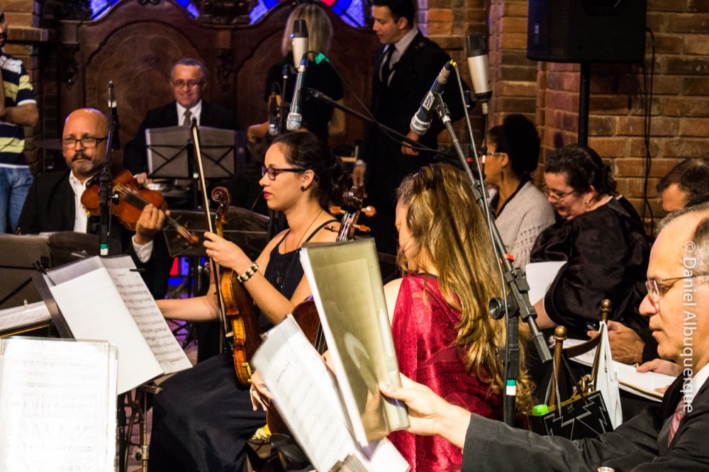 Orquestra e coro da Bravo em concerto