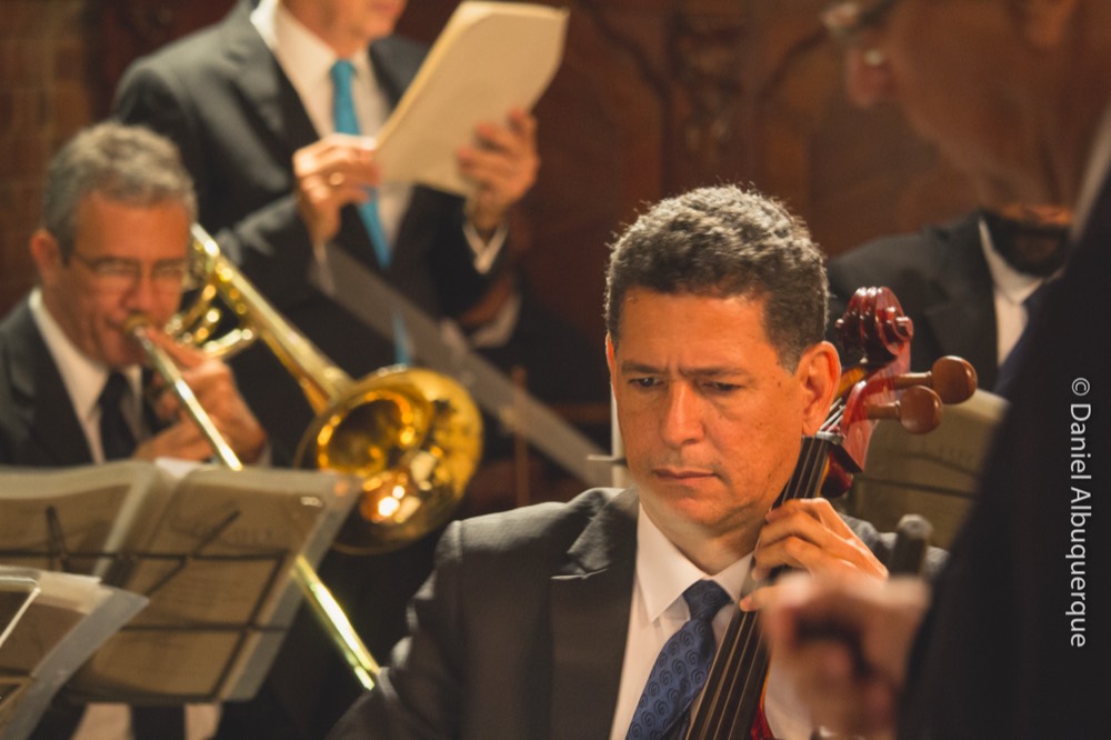 Trompete e cordas da Orquestra Bravo